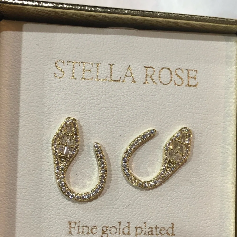 N/A shaped gold